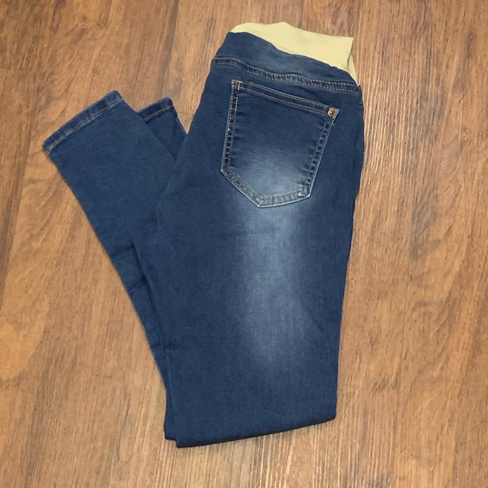 Maternity skinny jeans. Size small